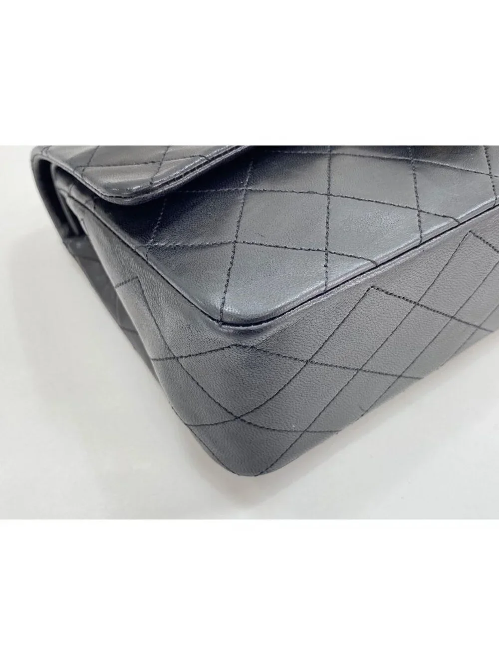 Chanel Shoulder Bag Lambskin Quilted 25